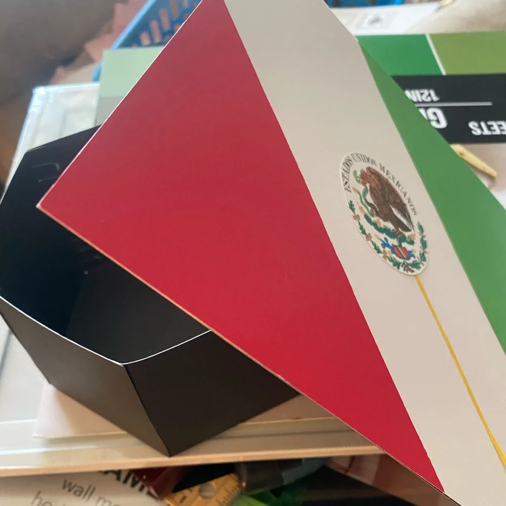 Real size hat box